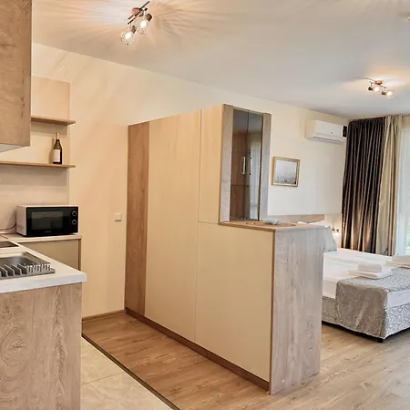 Sea View Allure With Balcony Апартамент Приморско
