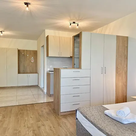 Апартамент Sea View Allure With Balcony