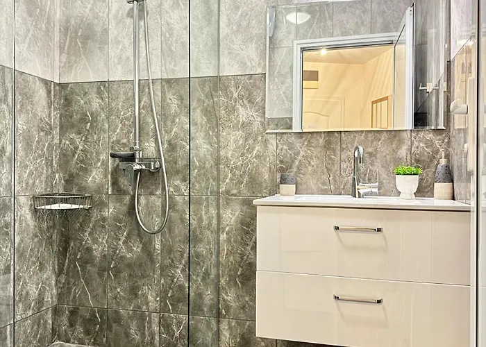 아파트 Sea View Allure With Balcony