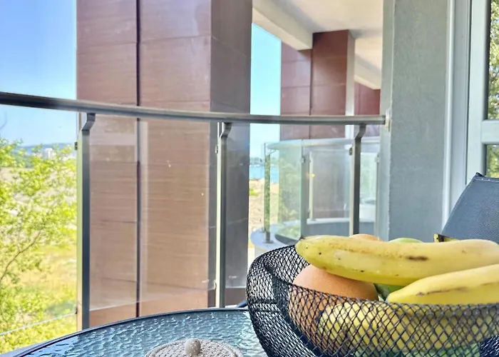 아파트 Sea View Allure With Balcony 프리모르스코