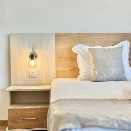 Apartment Sea View Allure With Balcony